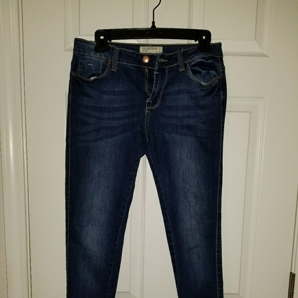 Women's Encore Skinny Jeans.